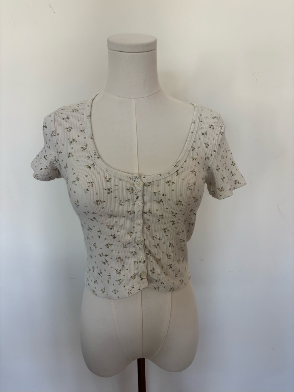 Floral Cream Ribbed Button-Front Crop Top
